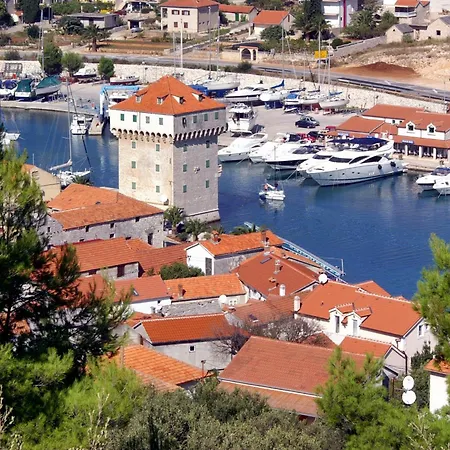 With Parking Space Marina, Trogir - 25135 アパート マリナ