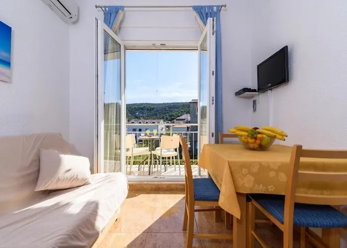 アパート With Parking Space Marina, Trogir - 25135 マリナ