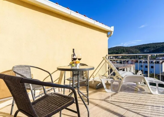 With Parking Space Marina, Trogir - 25135 * マリナ