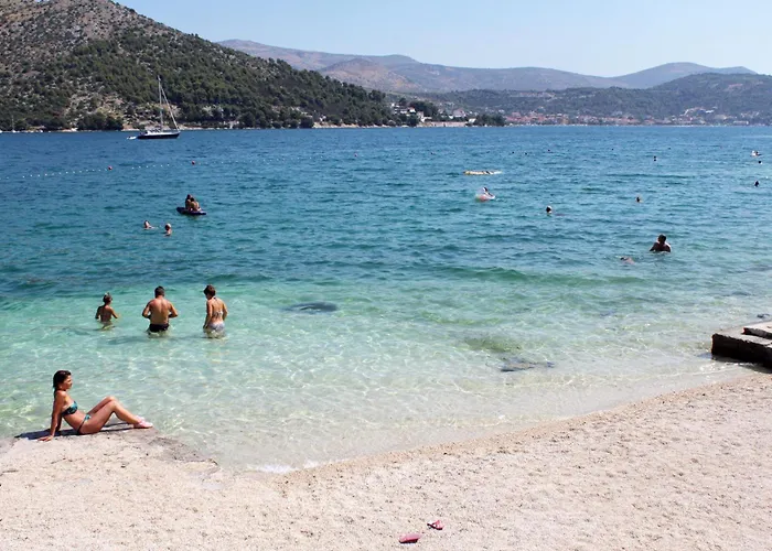 With Parking Space Marina, Trogir - 25135 マリナ
